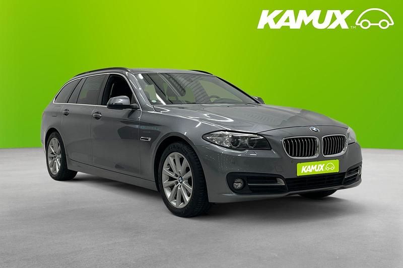Silver/grå Begagnad 2016 BMW 520 Kombi | 178 700 kr (Lite dyr) - Bild 1/4