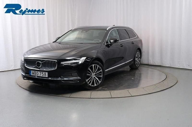 Svart Begagnad 2022 Volvo V90 Core Kombi | 429 900 kr (Marknadspris) - Bild 1/4