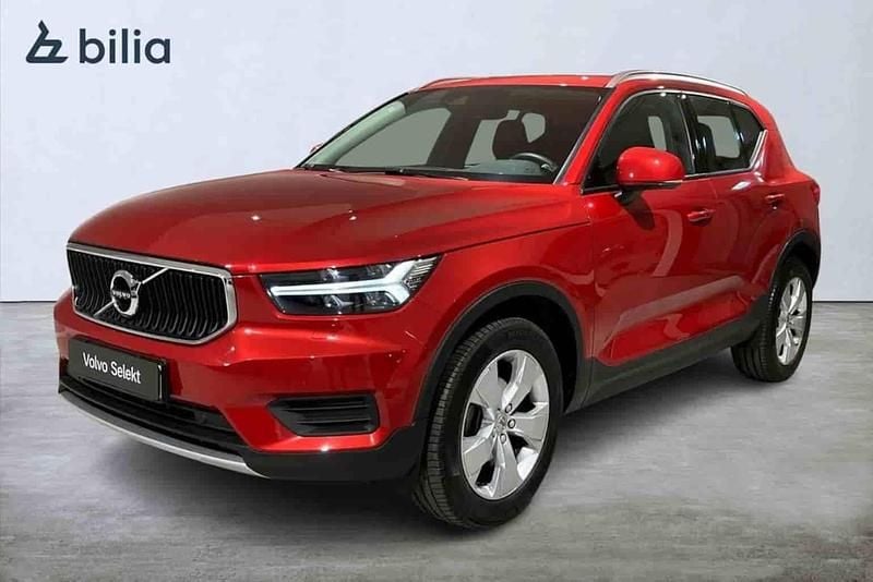 Röd Begagnad 2022 Volvo XC40 Momentum SUV | 309 000 kr (Bra pris) - Bild 1/1