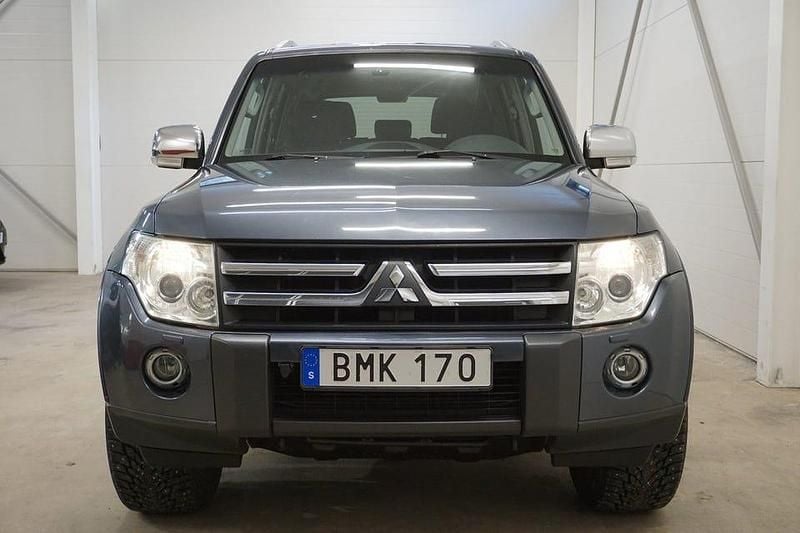 Begagnad Mitsubishi Pajero 170 HK (125 kW) 2008 Grå SUV