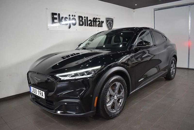 Begagnad Ford Mustang Mach-E 216 kW (294 HK) 2022 Svart SUV