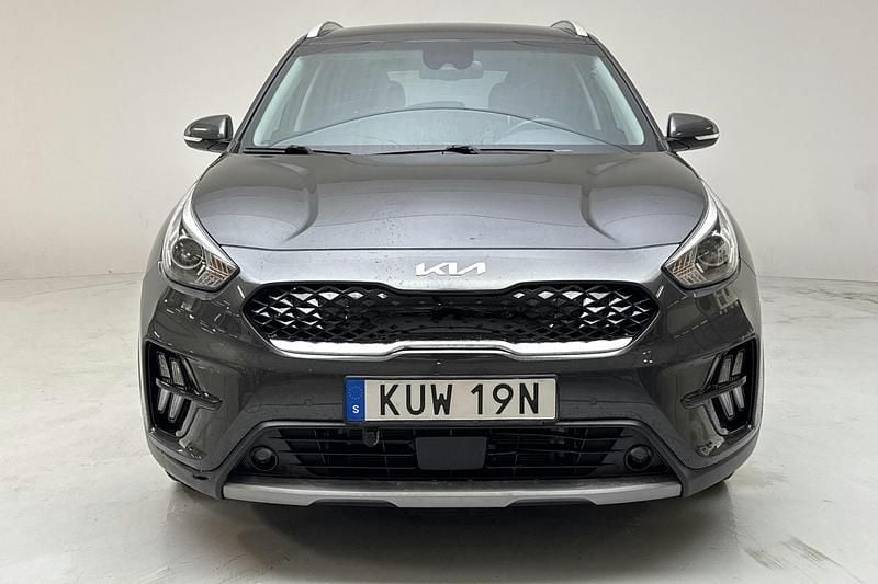 Begagnad Kia Niro 141 HK (103 kW) 2022 Grå SUV