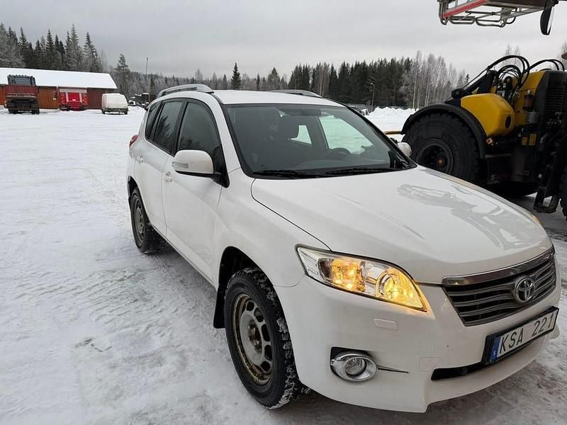 Begagnad 2010 Toyota RAV4 Multidrive S | 125 000 kr (Marknadspris) - Bild 1/4