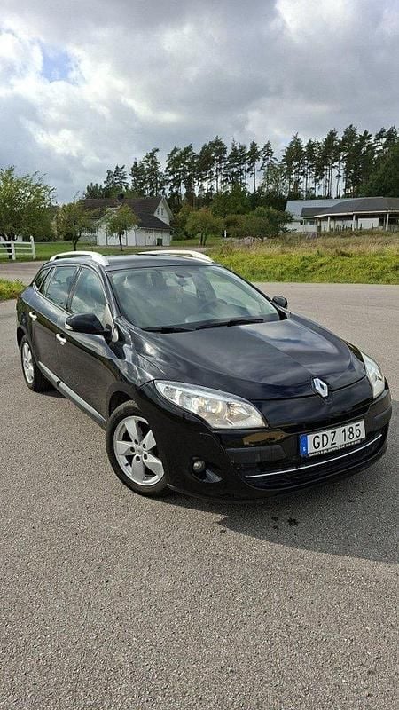 Svart Begagnad 2012 Renault Mégane GrandTour Kombi | 30 000 kr (Bra pris) - Bild 1/4
