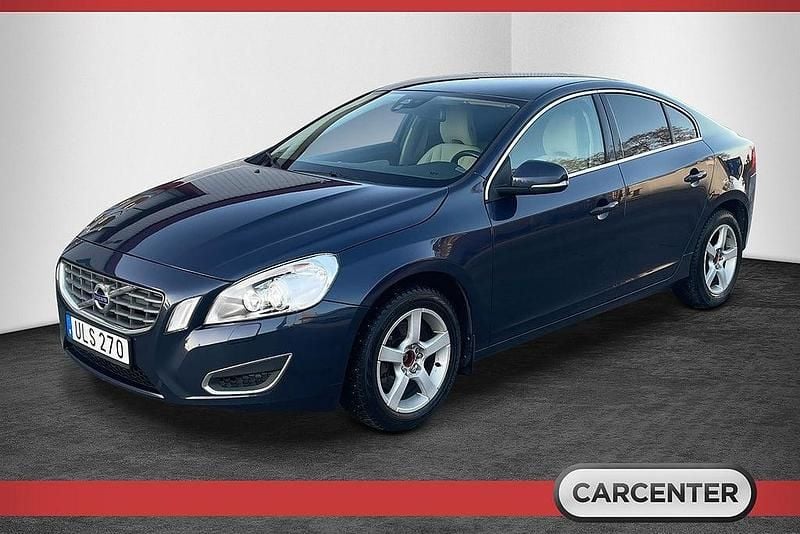 Mörkblå Begagnad 2011 Volvo S60 Momentum Sedan | 67 500 kr (Lite dyr) - Bild 1/4