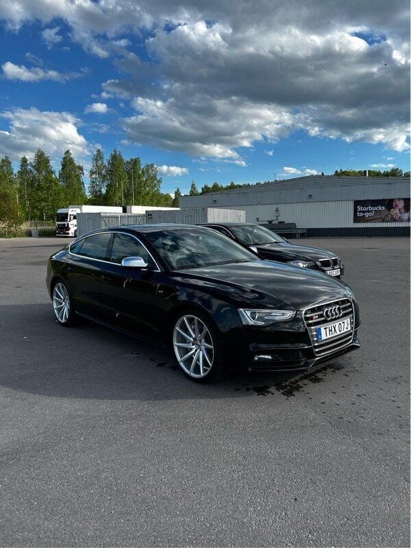 Svart Begagnad 2013 Audi S5 Halvkombi | 153 999 kr - Bild 1/4