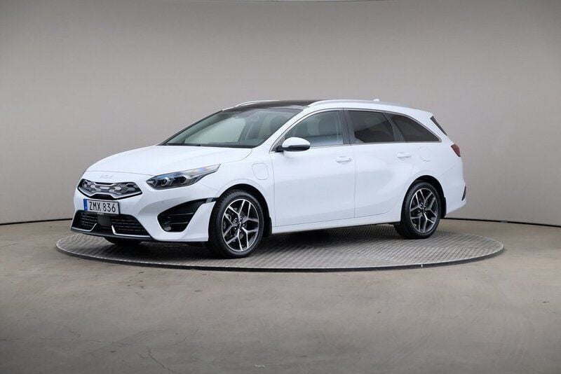 Vit Begagnad 2022 Kia Ceed Sportswagon 2 Kombi | 239 000 kr (Bra pris) - Bild 1/4
