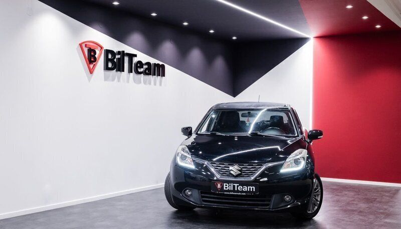Svart Begagnad 2016 Suzuki Baleno Halvkombi | 79 900 kr - Bild 1/4