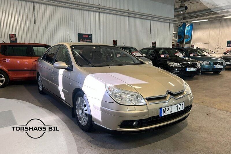Ljusbrun Begagnad 2005 Citroën C5 Halvkombi | 29 900 kr (Marknadspris) - Bild 1/3
