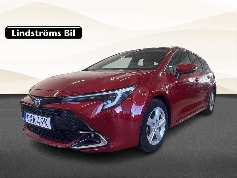 Röd Begagnad 2024 Toyota Corolla Executive Kombi | 374 900 kr (Dyr) - Bild 1/3