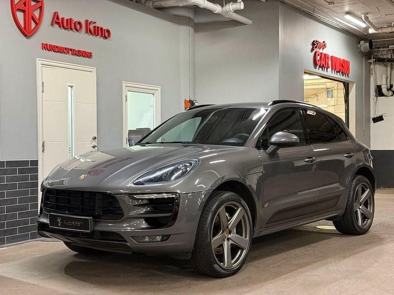 Mörkgrå Begagnad 2015 Porsche Macan S Sport SUV | 249 000 kr (Marknadspris) - Bild 1/4