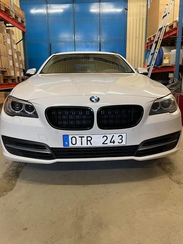 Begagnad 2014 BMW 520 Kombi | 105 000 kr (Marknadspris) - Bild 1/4