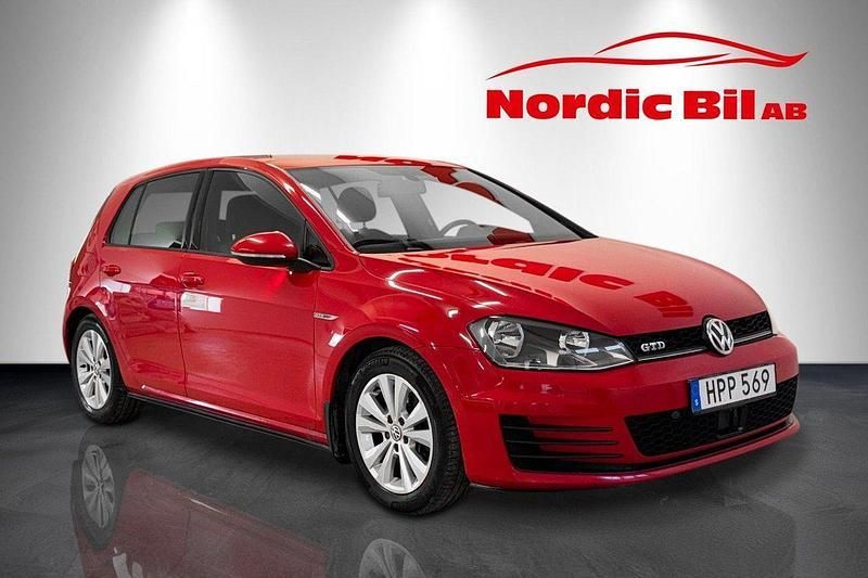 Röd Begagnad 2015 VW Golf VII GTD Halvkombi | 159 900 kr (Marknadspris) - Bild 1/4