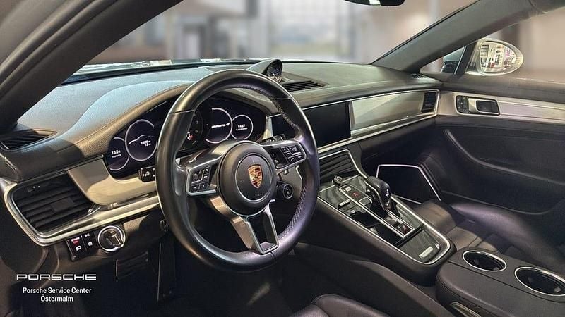 Begagnad Porsche Panamera 4 330 HK (242 kW) 2019 Silver Sedan