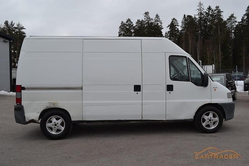 Begagnad Fiat Ducato 128 HK (94 kW) 2001 Vit Van