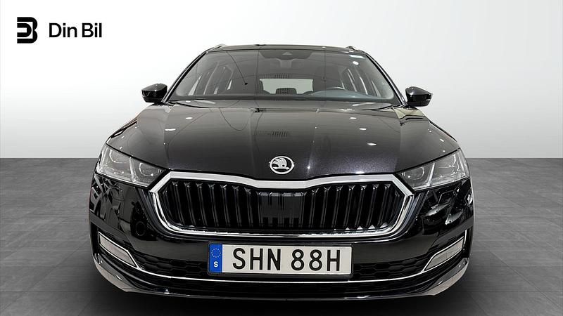 Begagnad Skoda Octavia 150 HK (110 kW) 2024 Svart Kombi