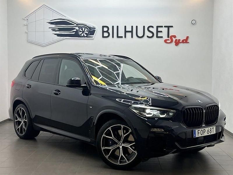 Svart Begagnad 2020 BMW X5 M Sport SUV | 478 500 kr - Bild 1/4