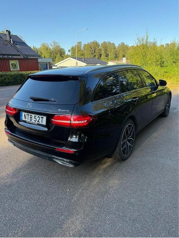 Svart Begagnad 2021 Mercedes E300 Avantgarde Kombi | 320 000 kr (Bra pris) - Bild 1/4