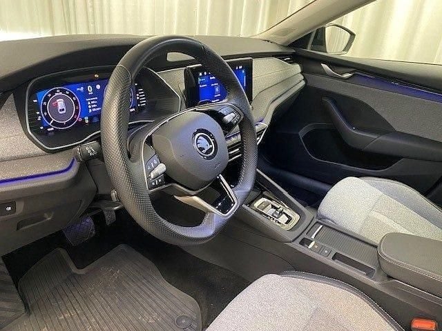 Ny Skoda Octavia 116 HK (85 kW) 2025 Black magic pärleffekt me