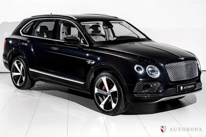 Svart Begagnad 2018 Bentley Bentayga SUV | 995 000 kr - Bild 1/4