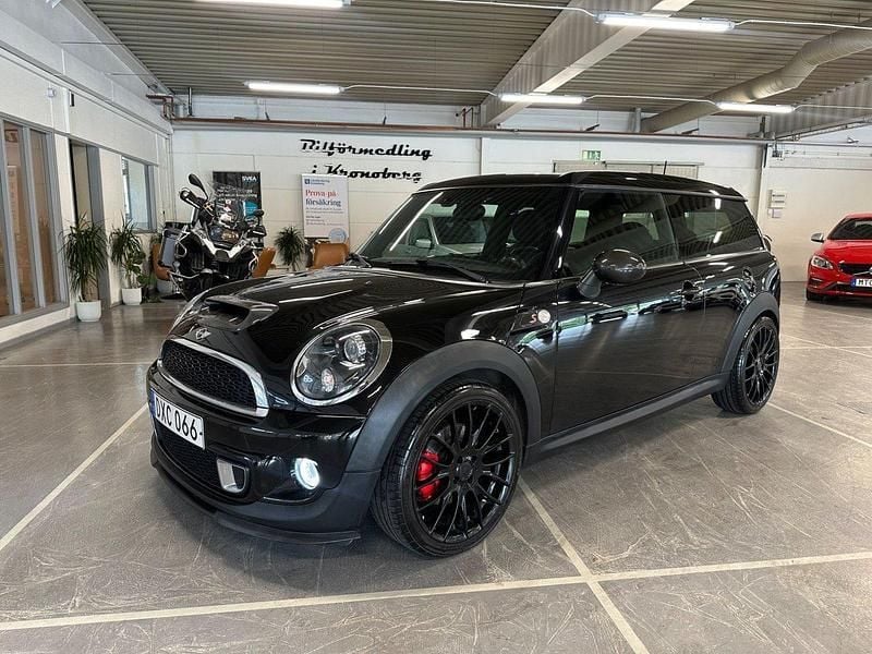 Svart Begagnad 2013 Mini Cooper S Clubman Chili Kombi | 109 900 kr - Bild 1/4