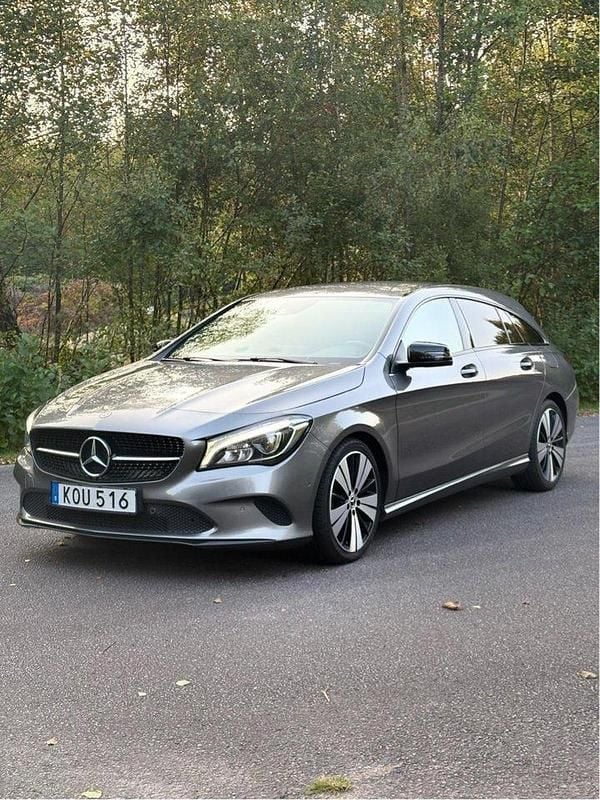 Grå Begagnad 2018 Mercedes CLA200 Shooting Brake Kombi | 184 000 kr (Bra pris) - Bild 1/1