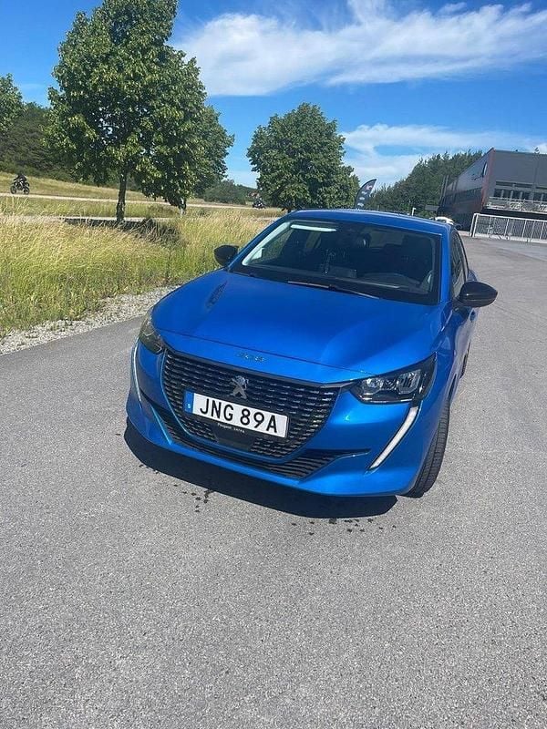 Blå Begagnad 2022 Peugeot 208 Halvkombi | 170 000 kr (Marknadspris) - Bild 1/4