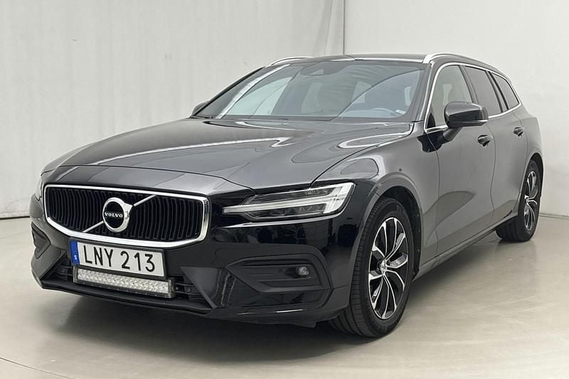 Svart Begagnad 2019 Volvo V60 SE Kombi | 209 900 kr (Marknadspris) - Bild 1/4