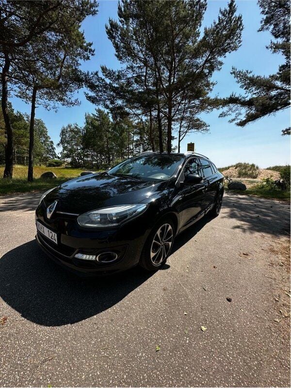 Svart Begagnad 2014 Renault Mégane GrandTour Bose Edition Kombi | 49 000 kr (Marknadspris) - Bild 1/4