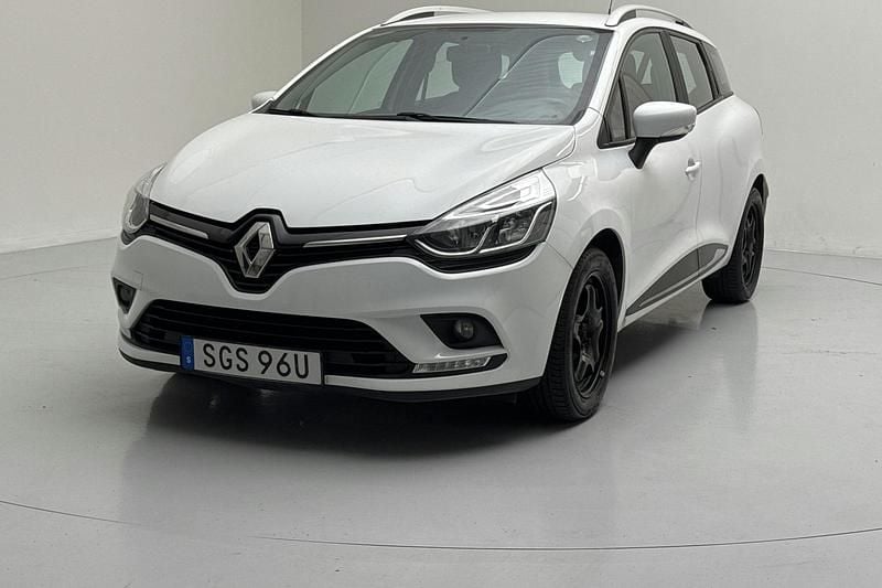 Vit Begagnad 2020 Renault Clio V Zen | 125 500 kr (Marknadspris) - Bild 1/4