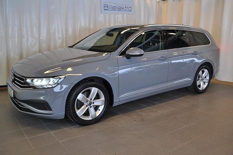 Begagnad VW Passat 150 HK (110 kW) 2022 Grå Kombi