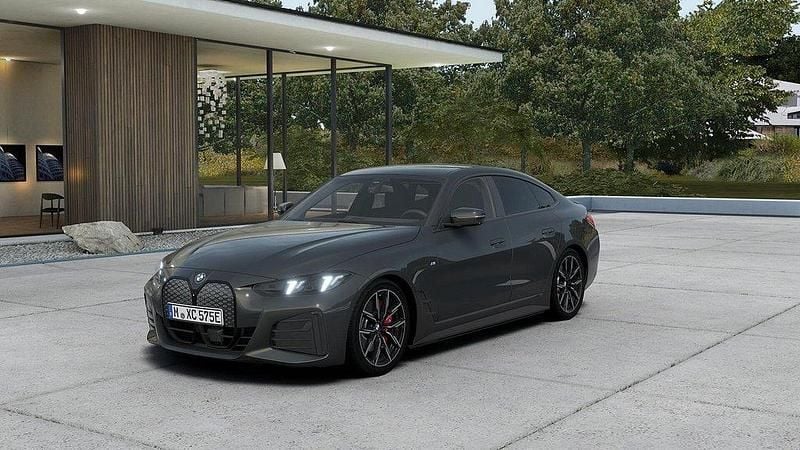 Grå Ny 2025 BMW i4 Efficient Dynamics Sedan | 739 500 kr (Lite dyr) - Bild 1/4