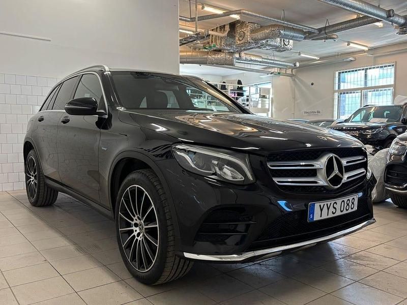 Begagnad Mercedes GLC350 AMG 326 HK (239 kW) 2018 Svart metallic SUV