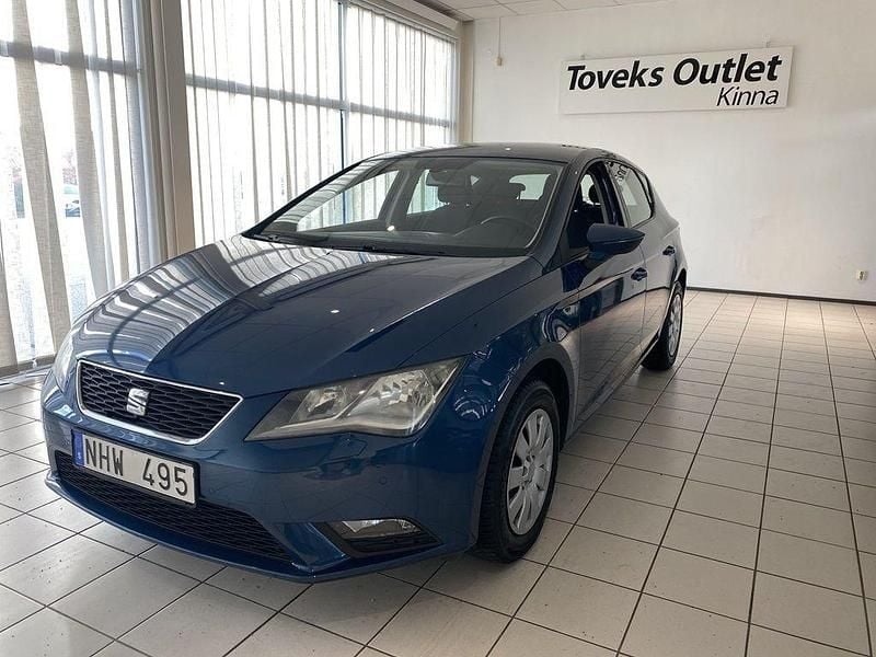 Ljusblå (blå) Begagnad 2013 Seat Leon Style Halvkombi | 79 900 kr (Bra pris) - Bild 1/4