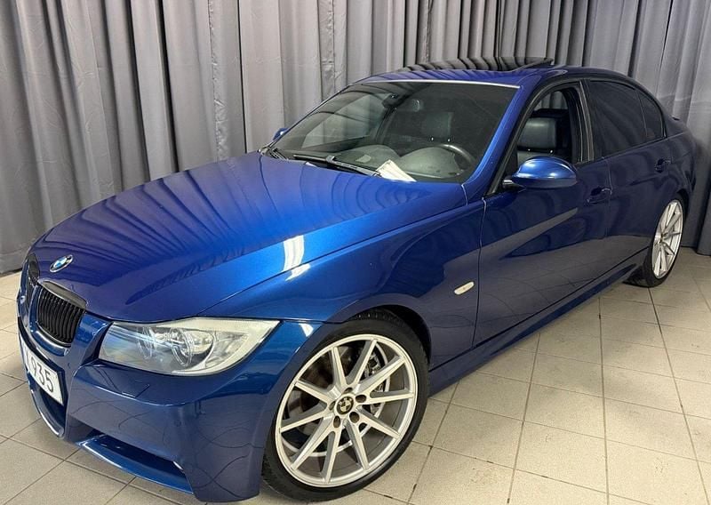 Blå Begagnad 2008 BMW 325 M Sport Sedan | 99 900 kr (Marknadspris) - Bild 1/4