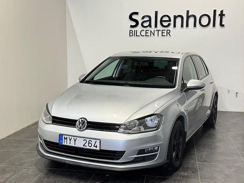 Silver Begagnad 2013 VW Golf VII Halvkombi | 82 900 kr (Marknadspris) - Bild 1/4