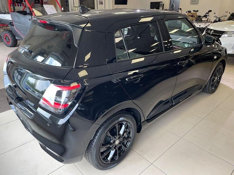 Ny Suzuki Swift 83 HK (61 kW) 2025 Svart Halvkombi