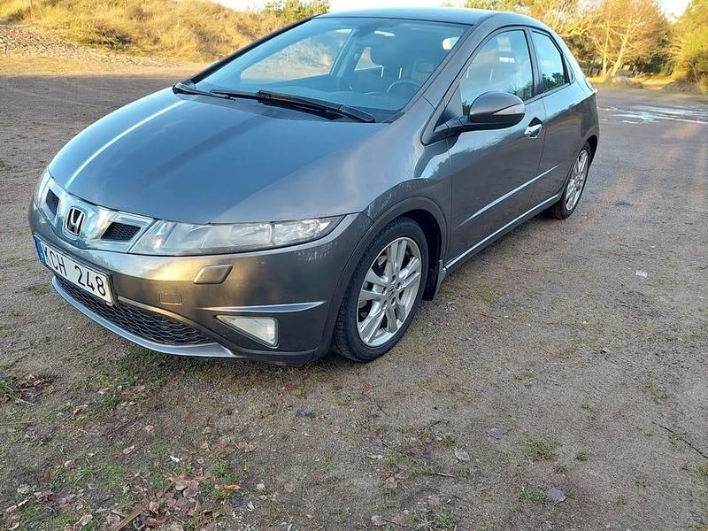 Begagnad Honda Civic 140 HK (102 kW) 2010 Halvkombi