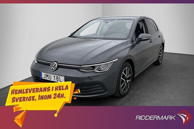 Grå Begagnad 2020 VW Golf VIII Halvkombi | 187 900 kr (Marknadspris) - Bild 1/3