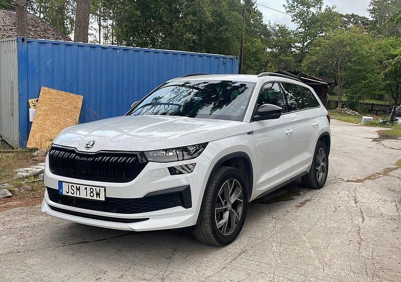 Begagnad 2022 Skoda Kodiaq SportLine SUV | 415 000 kr (Marknadspris) - Bild 1/4