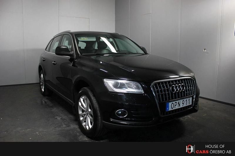 Svart Begagnad 2015 Audi Q5 Design SUV | 112 900 kr (Marknadspris) - Bild 1/4