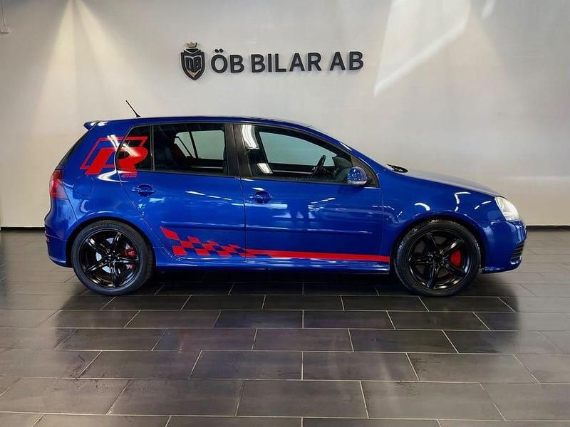 Begagnad VW Golf V R 251 HK (184 kW) 2007 Blå Halvkombi