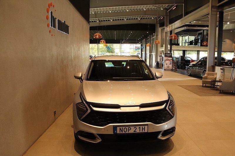 Grå Begagnad 2022 Kia Sportage 2 SUV | 299 000 kr (Superpris) - Bild 1/4