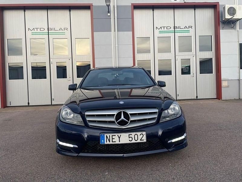 Begagnad Mercedes C220 AMG 170 HK (125 kW) 2012 Mörkblå Sedan