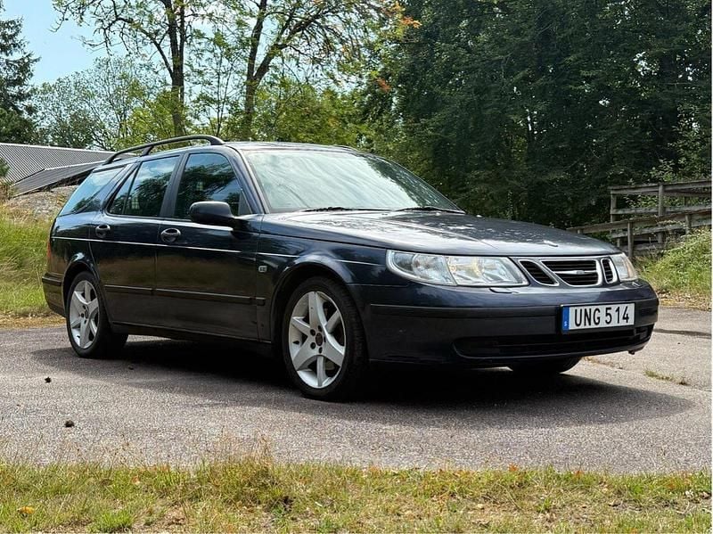 Blå Begagnad 2004 Saab 9-5 Kombi | 19 500 kr (Marknadspris) - Bild 1/4