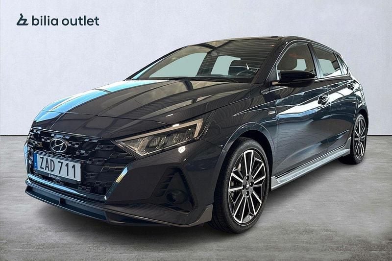 Grå Begagnad 2023 Hyundai i20 N Line Halvkombi | 229 900 kr - Bild 1/3