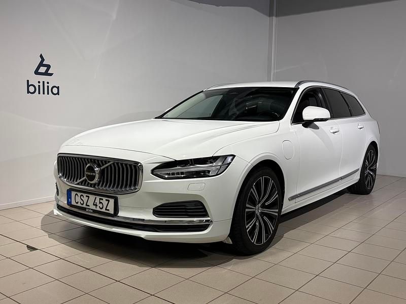 Vit Begagnad 2021 Volvo V90 Inscription Kombi | 314 800 kr (Marknadspris) - Bild 1/4