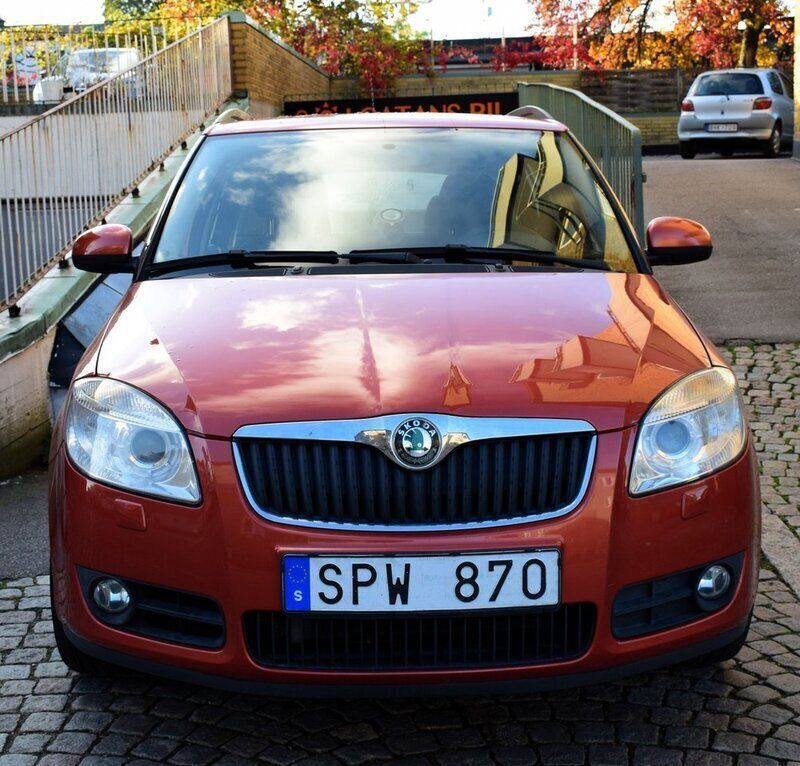 Orange Begagnad 2009 Skoda Fabia Ambiente Kombi | 29 800 kr (Marknadspris) - Bild 1/4