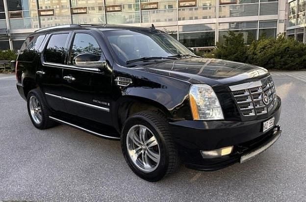Svart Begagnad 2007 Cadillac Escalade SUV | 99 000 kr (Superpris) - Bild 1/4