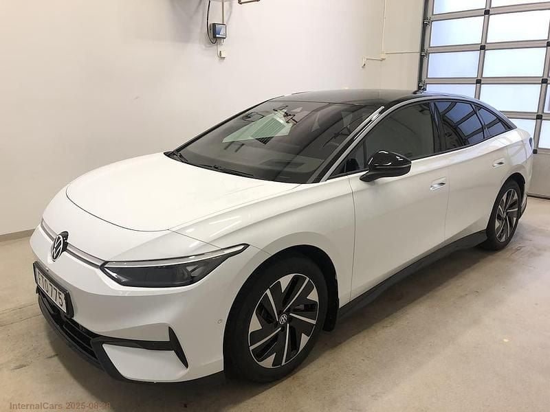 Vit Begagnad 2023 VW ID.7 Pro Sedan | 489 900 kr (Lite dyr) - Bild 1/4
